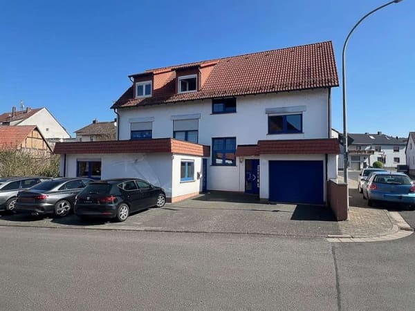 Immobilie in Hasselroth - Mehrfamilienhaus auf kleinem Grundstück in Hasselroth-Niedermittlau - Bild 1