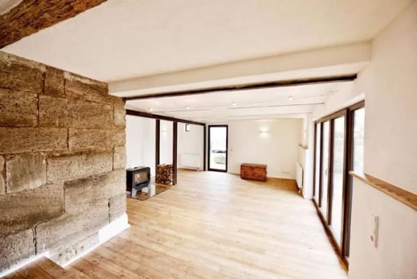Immobilie in Möhrendorf - Möhrendorf: Historisches Townhouse - 6 Zi, 2 Bäder, EBK, Kamin, 2 Stellplätze - Frei ab Okt 2026 - Bild 1