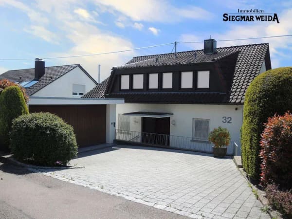Immobilie in Remshalden - Familienfreundliches gr. Einfamilienhaus mit 8 Zim., Wohnfl. 220 m², Doppel-Ga., 73630 Remshalden! - Bild 0