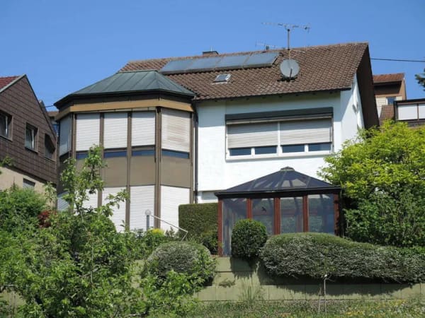 Immobilie in Remshalden - Familienfreundliches gr. Einfamilienhaus mit 8 Zim., Wohnfl. 220 m², Doppel-Ga., 73630 Remshalden! - Bild 1