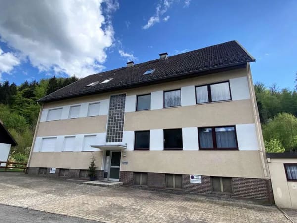 Immobilie in Walkenried - Ruhe und Erholung direkt am Wald - viel Wohnung für kleines Geld - Bild 1