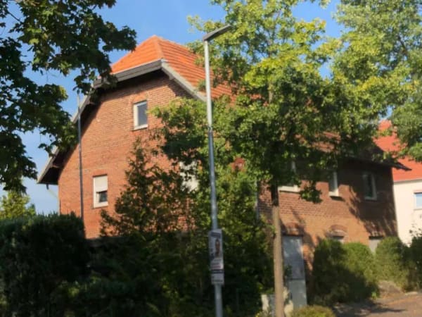 Immobilie in Delbrück - Zweifamilienhaus in zentraler Lage mit Nebengebäude - Bild 1