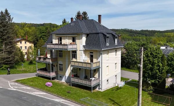 Immobilie in Leubsdorf - Stattliches, hochwertig saniertes & voll vermietetes Mehrfamilienhaus (5WE) in Leubsdorf b. Chemnitz - Bild 1