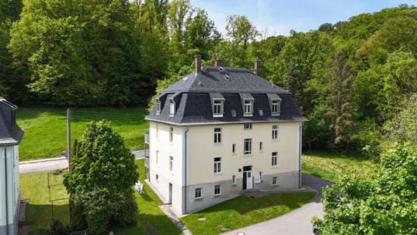 Immobilie in Leubsdorf - Stattliches, hochwertig saniertes & voll vermietetes Mehrfamilienhaus (5WE) in Leubsdorf b. Chemnitz - Bild 3