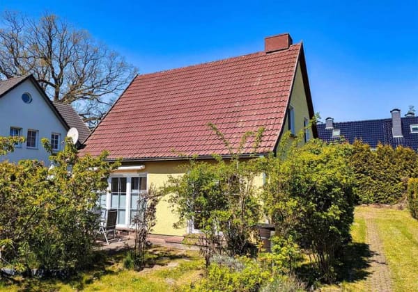 Immobilie in Prerow - Einfamilienhaus mit Ferienwohnung im Ostseebad Prerow - Bild 0