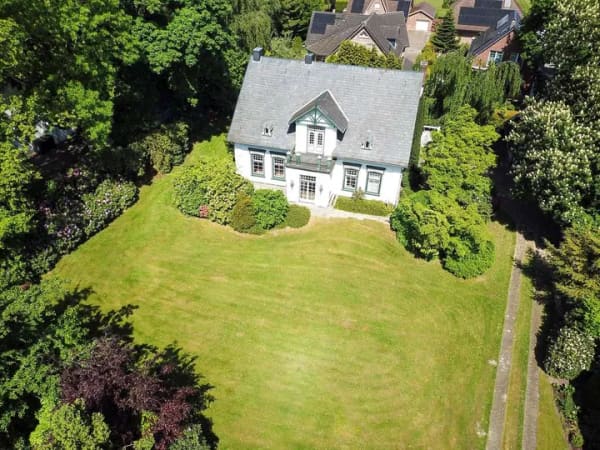 Immobilie in Bokholt-Hanredder - Traditionsreiche Villa mit Charme und Geschichte in Bokholt-Hanredder - Bild 1