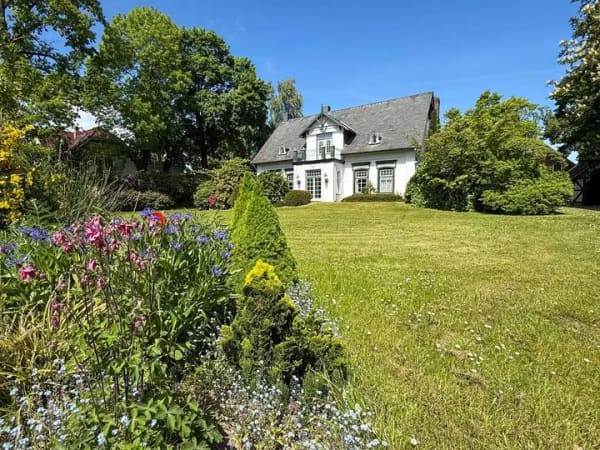 Immobilie in Bokholt-Hanredder - Traditionsreiche Villa mit Charme und Geschichte in Bokholt-Hanredder - Bild 2