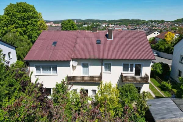 Immobilie in Sulzbach-Rosenberg - Etwas Besonderes: Großes Mehrfamilienhaus mit ehemaliger Bäckerei in Sulzbach am Loderhof - Bild 2
