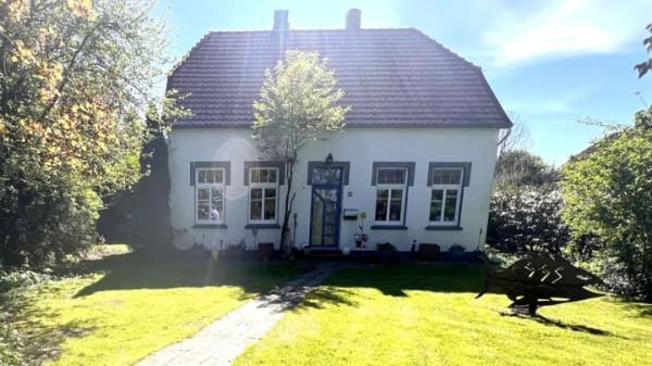 Immobilie in Jade - Teilmodernisiertes Wohnhaus in Jade-Schweiburg mit optionalem Bauplatz – Nähe Nordseeküste/Jadebusen - Bild 1