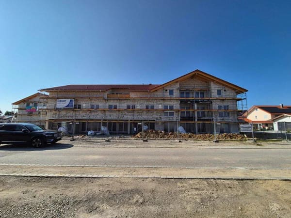 Immobilie in Feichten an der Alz - PROVISIONSFREI - Neubauwohnungen im Vierseithof Mankham: Whg. 1 - 4-Zi-Maisonette-Wohnung vor Alpen und Chiemsee - Eine Wohnung wie ein Haus - Bild 0