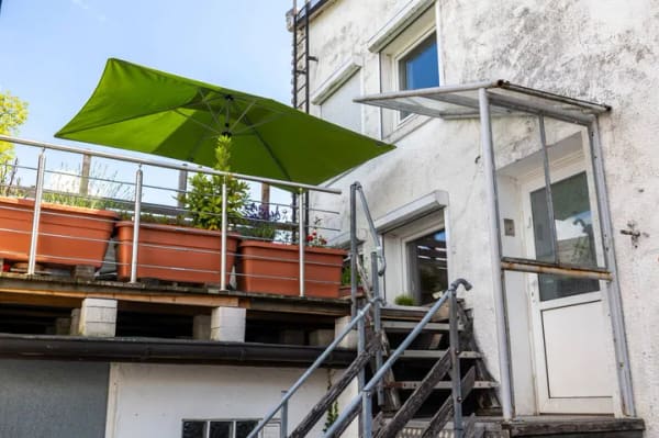 Immobilie in Delmenhorst - *** ENERGIEAUSWEIS "E" - 3 EBENEN - 2 KÜCHEN - 2 BÄDER - 1 traumhafte TERRASSE und zentrale LAGE *** - Bild 0