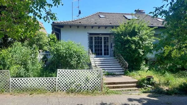Immobilie in Gau-Bischofsheim - Einfamilienhaus mit großem Grundstück in Gau-Bischofsheim - Bild 2