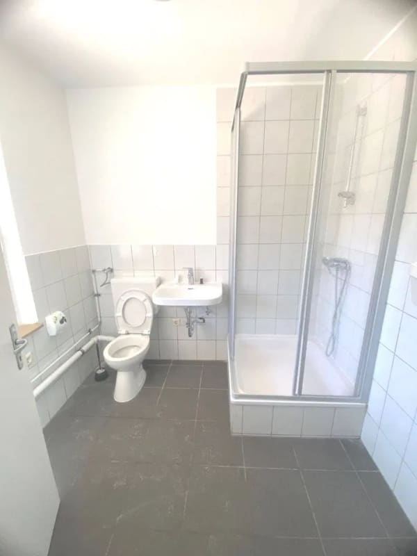 Immobilie in Saarlouis - Einseitig angebautes 3 Familienhaus in bevorzugter Lage  - Bild 3