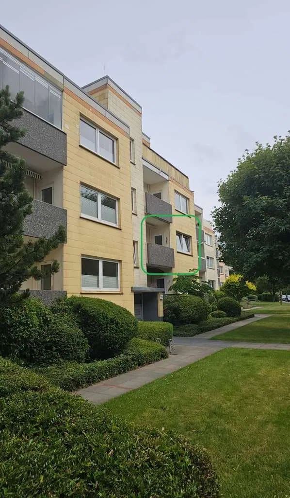 Immobilie in Harrislee - Vermietete Eigentumswohnung, ca. 72m², 3 Zimmer, mit Loggia und eigener Garage - Bild 0