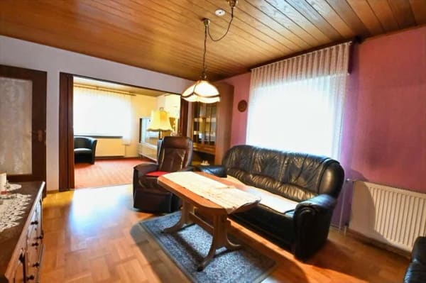 Immobilie in Billigheim-Ingenheim - Freistehendes Einfamilienhaus mit Garten, Wintergarten & Doppelgarage – Ihr Gestaltungsprojekt in  - Bild 2