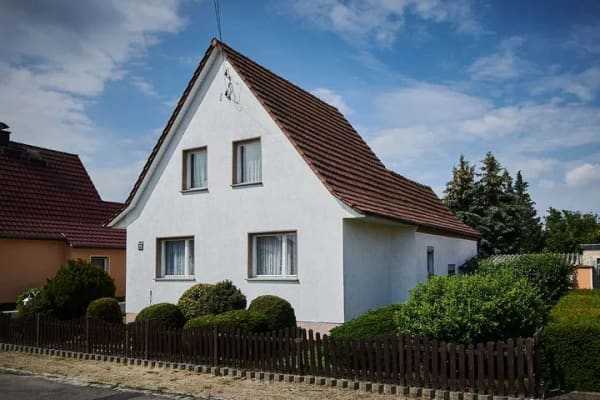 Immobilie in Lauchhammer - Einfamilienhaus mit großem Grundstück - Bild 2