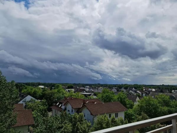 Immobilie in Rodgau - Großzügige 3-Zimmer-Wohnung mit Balkon und Weitblick in Top-Lage von Nieder-Roden bei Frankfurt - Bild 0