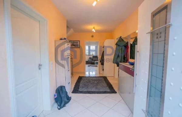Immobilie in Görgeshausen - Moderne Doppelhaushälfte mit Fußbodenheizung, Garten, Kamin & Balkon - Bild 2