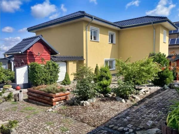 Immobilie in Schwedt/Oder - Einfamilienhaus mit großem Partyraum - Bild 2