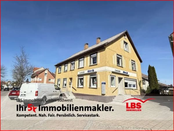 Immobilie in Stetten am kalten Markt - Interessantes Zweifamilienhaus mit Büroräumen und 5 Stellplätzen im Herzen von Stetten - Bild 0