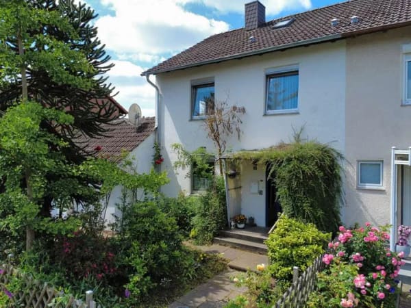 Immobilie in Braunschweig - BIETERVERFAHREN - Charmante Doppelhaushälfte mit großem Garten in Wenden - Bild 0
