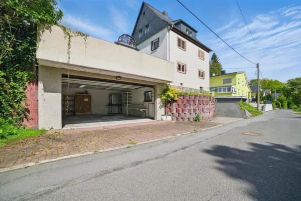 Immobilie in Gornsdorf - Massives Haus mit Dachterrasse, großem Nebengelass, vielen Gestaltungsmöglichkeiten - Bild 0