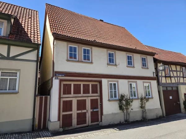 Immobilie in Königsberg in Bayern - Charmantes Stadthaus mit Innenhof und Gewölbekeller in zentraler Lage der Fachwerkstadt Königsberg - Bild 2