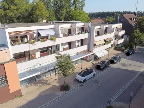 Immobilie in Königsfeld im Schwarzwald - *** Königsfeld - zentral gelegene 3-Zimmer- Wohnung zum Sofortbezug! *** - Bild 1