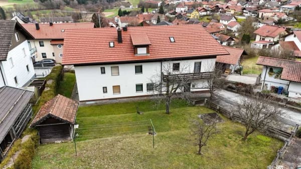 Immobilie in Gotteszell - Ein Wohnhaus mit Gastzimmer oder eine Frühstückspension. Ein Anwesen  für vielseitige Nutzung - Bild 3