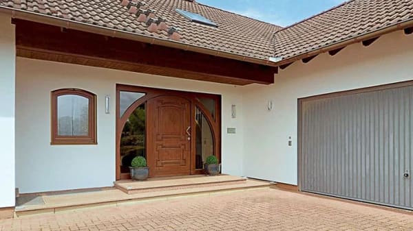Immobilie in Felsberg - Großzügiges, freistehendes Einfamilienhaus mit Wellnessbereich und Doppelgarage - Bild 2