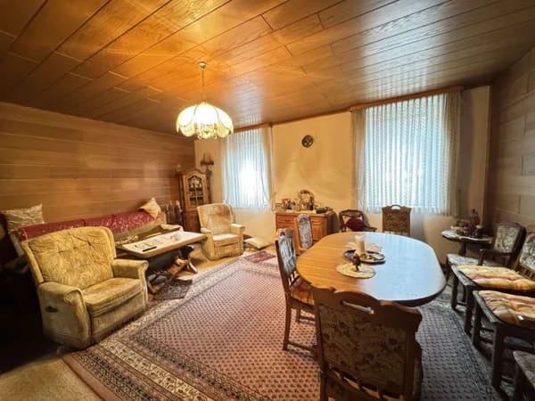 Immobilie in Lambrecht - Großzügiges Einfamilienhaus - freistehend mit Garten und zwei Doppelgaragen - Bild 2