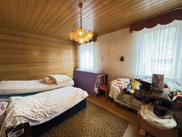 Immobilie in Lambrecht - Großzügiges Einfamilienhaus - freistehend mit Garten und zwei Doppelgaragen - Bild 4