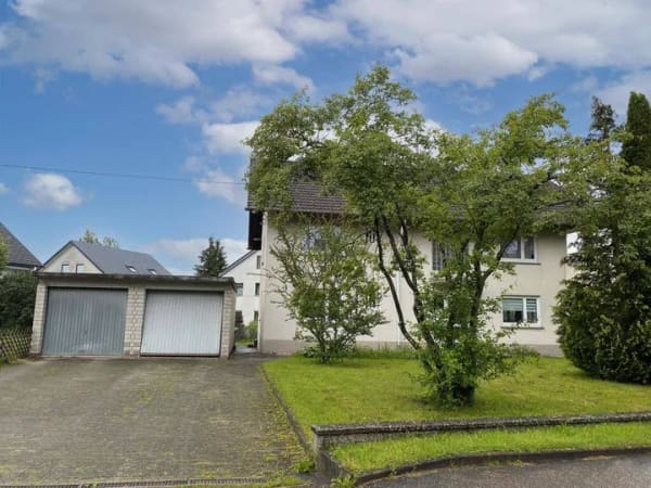 Immobilie in Königsfeld im Schwarzwald - Attraktive und familiengerechte 4½-Zimmer-Wohnung in Königsfeld - Weiler - Bild 0