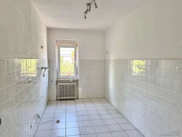 Immobilie in Feldkirchen-Westerham - Großzügige Doppelhaushälfte mit zwei Wohneinheiten und Ausbaupotential in idyllischer, naturnaher La - Bild 3