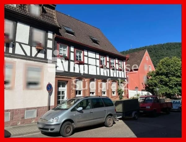 Immobilie in Annweiler am Trifels - Sehr gepflegtes Reihenhaus in Annweiler (Denkmalschutz) - Bild 0