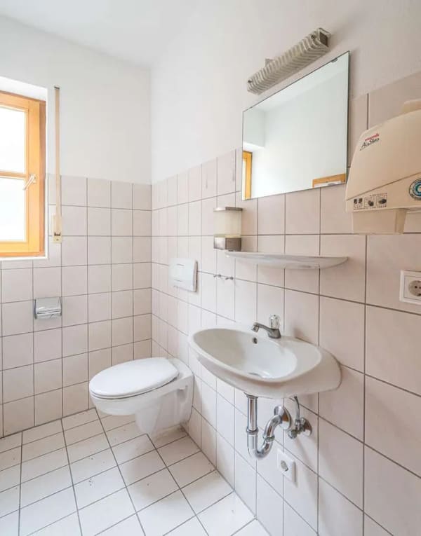 Immobilie in Ochsenfurt - ++ehem. Praxisfläche mit Potential für mehr in Ochsenfurt zvk.++ - Bild 4