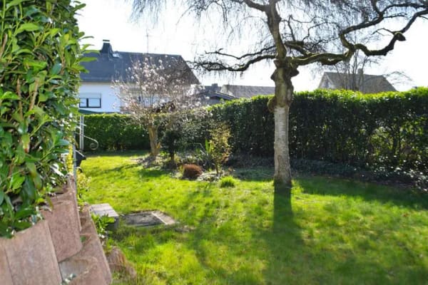 Immobilie in Goddert - Einfamilienhaus mit Garten und zwei Garagen in ruhiger Lage - Bild 3
