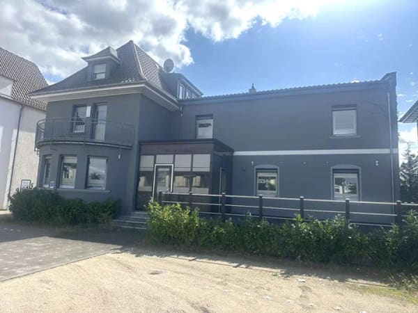 Immobilie in Griesheim - Wohn- u. Geschäftshaus mit 9 PKW-Stellplätze in Griesheim - Bild 0