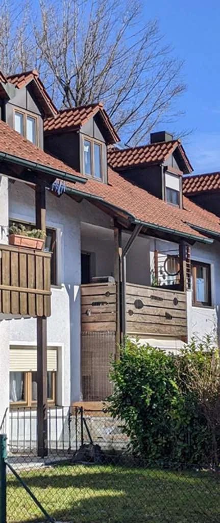 Immobilie in Moosburg - Reihenmittelhaus mit zwei abgeschlossenen Wohnungen in zentraler Lage in Moosburg - Bild 1
