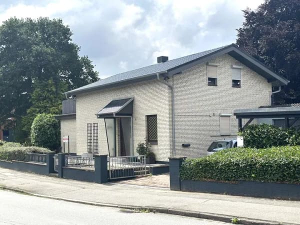 Immobilie in Steinburg - Einfamilienhaus mit großem  Grundstück zu verkaufen  - Bild 1