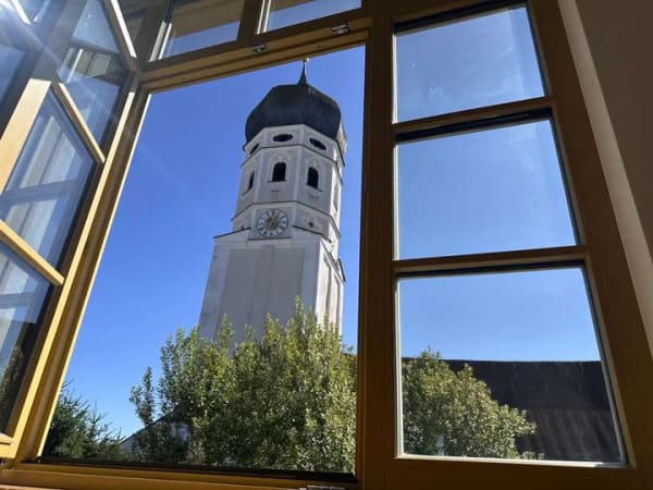 Immobilie in Andechs - Über den Dächern von Andechs! Ein ganzes Dachgeschoss - offen in Weite und Höhe. - Bild 0
