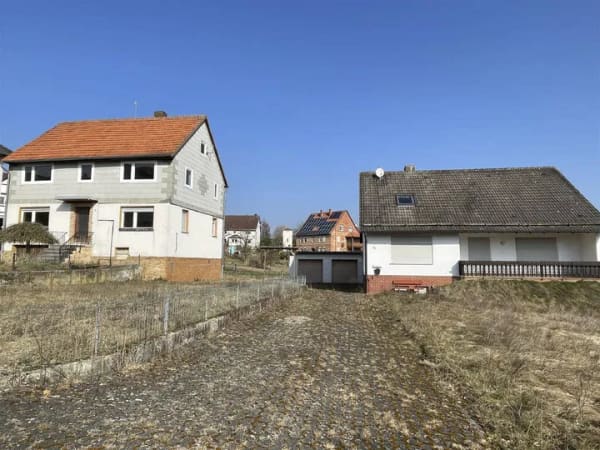 Immobilie in Edertal - Zwei Wohnhäuser - Ein Preis! Vielseitiges Immobilienensemble in Edertal-Königshagen - Bild 2