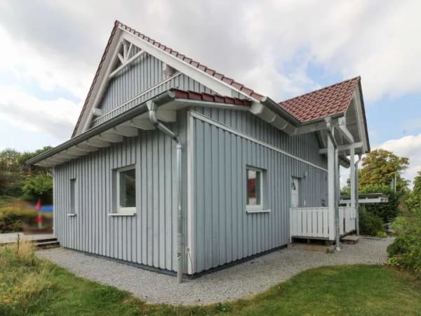 Immobilie in Ebersburg - Weyhers: Neuwertiges KfW-Effizienzhaus mit traumhaftem Garten für die ganze Familie - Bild 1