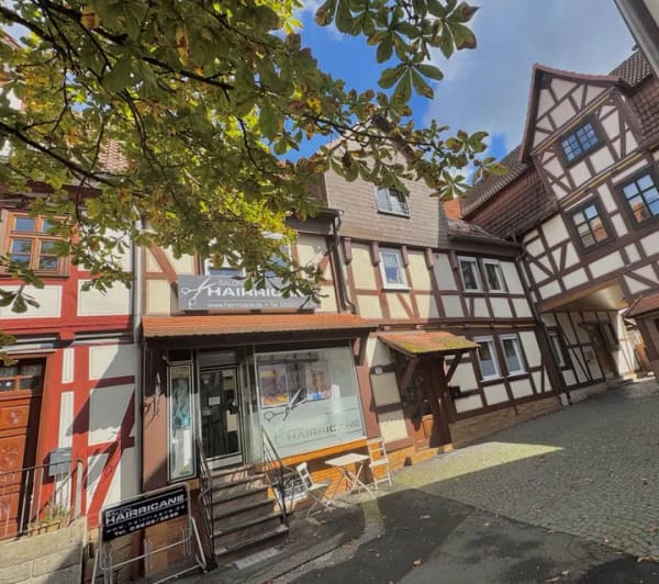 Immobilie in Helsa - Ein echtes Liebhaberobjekt!

Stilvoll modernisiertes Wohn- u. Geschäftshaus in Helsa - Bild 3
