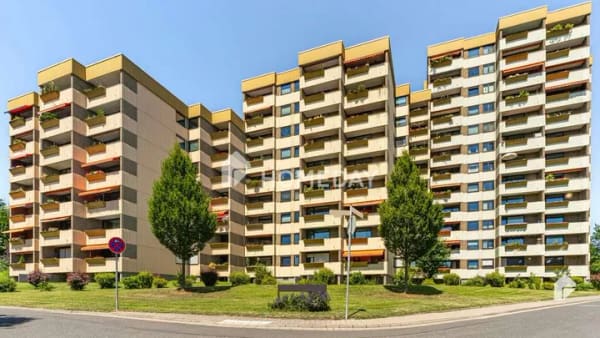 Immobilie in Kriftel - Modern geschnittene 3-Zimmer-Wohnung mit Südbalkon und Panoramablick auf Frankfurt - Bild 3