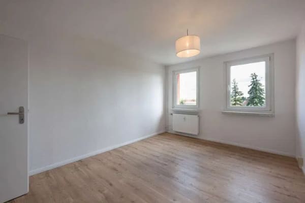 Immobilie in Schorfheide - Ihre renovierte 3-Zimmerwohnung mit neuer EBK & 2 Stellpl. Provisionsfrei - Bild 0