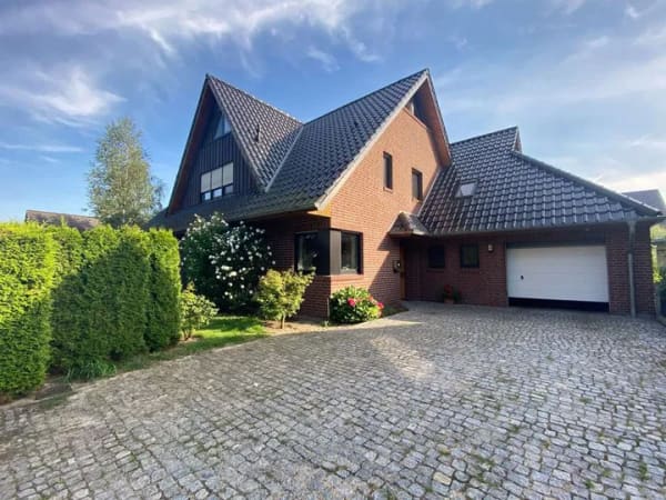 Immobilie in Brieselang - Neu verfügbar. Riesiges Architekten Einfamilienhaus mit Einliegerwohnung - Bild 1