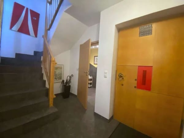 Immobilie in Brieselang - Neu verfügbar. Riesiges Architekten Einfamilienhaus mit Einliegerwohnung - Bild 2