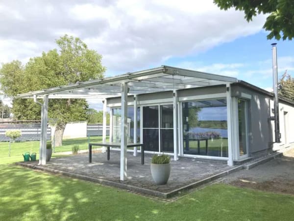 Immobilie in Havelsee - Beeindruckend! Faszinierendes Wassergrundstück mit modernem Ferienhaus, Gästebungalow und Bootshaus! - Bild 4