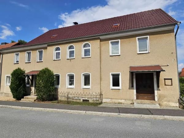 Immobilie in Vierkirchen - Großzügiges Wohnhaus mit Idyllischem Garten in Hilbersdorf - Bild 0